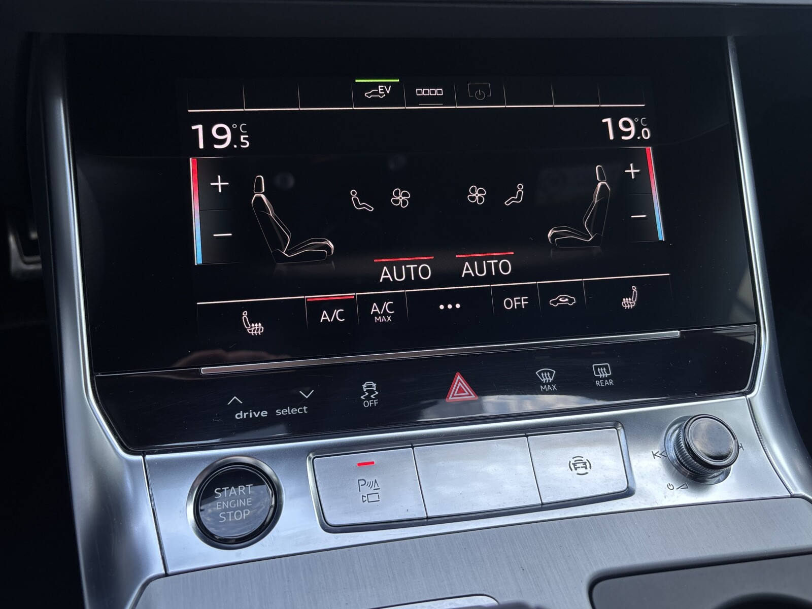Audi A6 Avant - zdjęcie 19