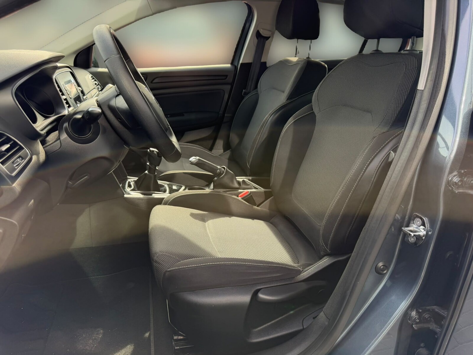 Renault Megane - zdjęcie 10