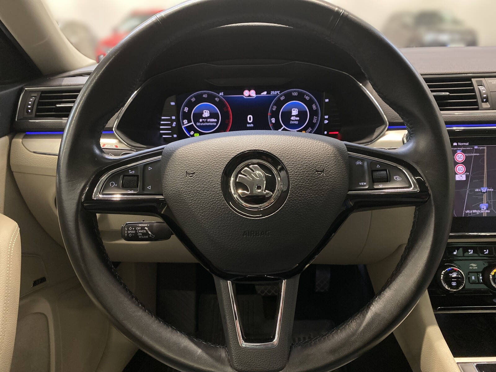 Škoda Superb Combi - zdjęcie 38