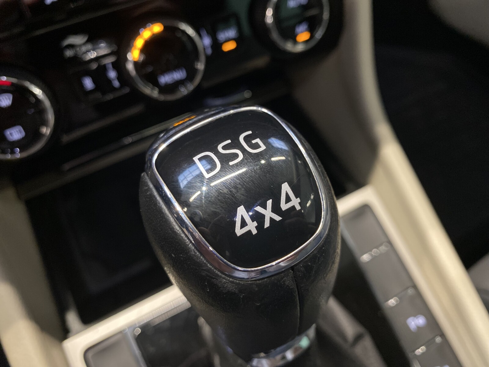 Škoda Superb Combi - zdjęcie 22