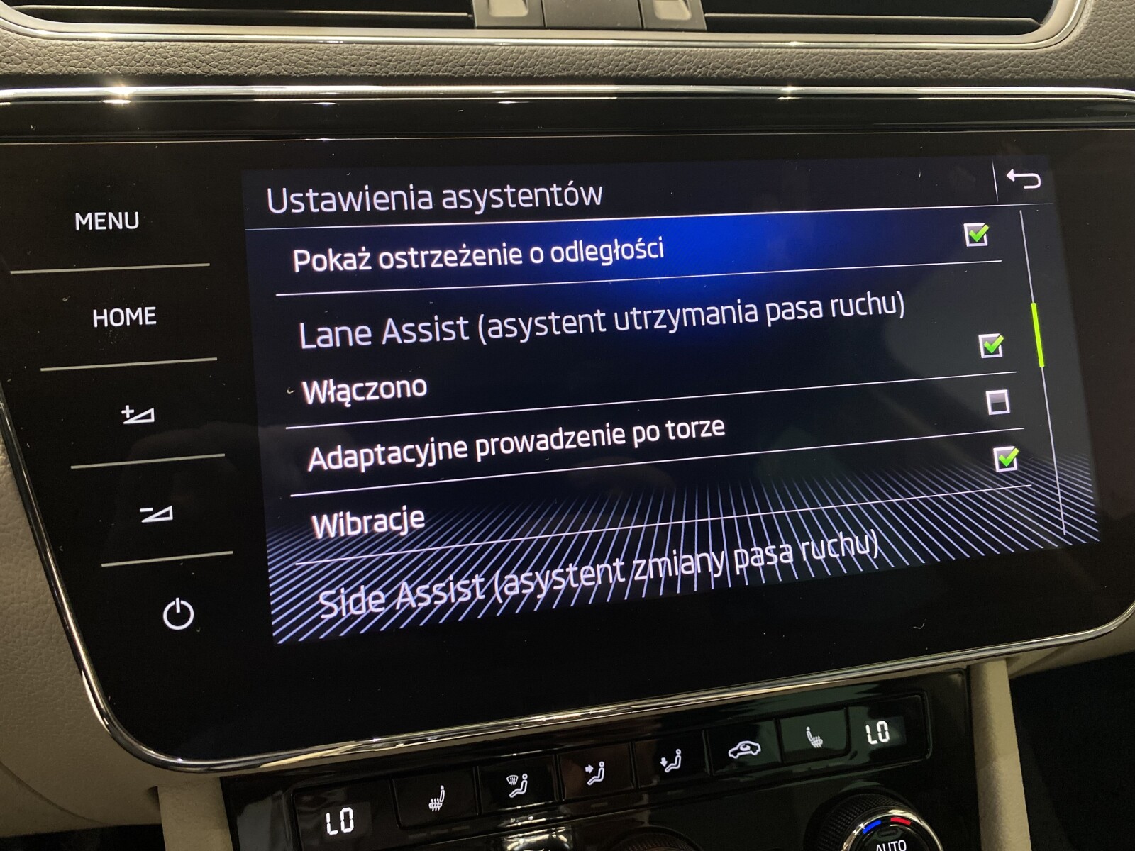 Škoda Superb Combi - zdjęcie 30