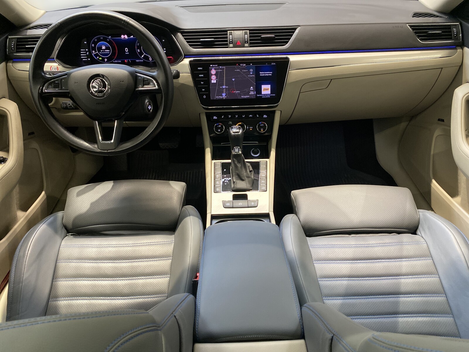 Škoda Superb Combi - zdjęcie 10