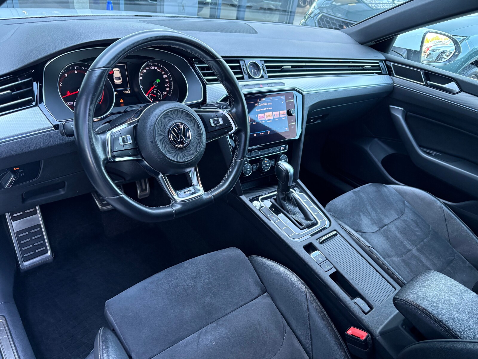Volkswagen Arteon - zdjęcie 11