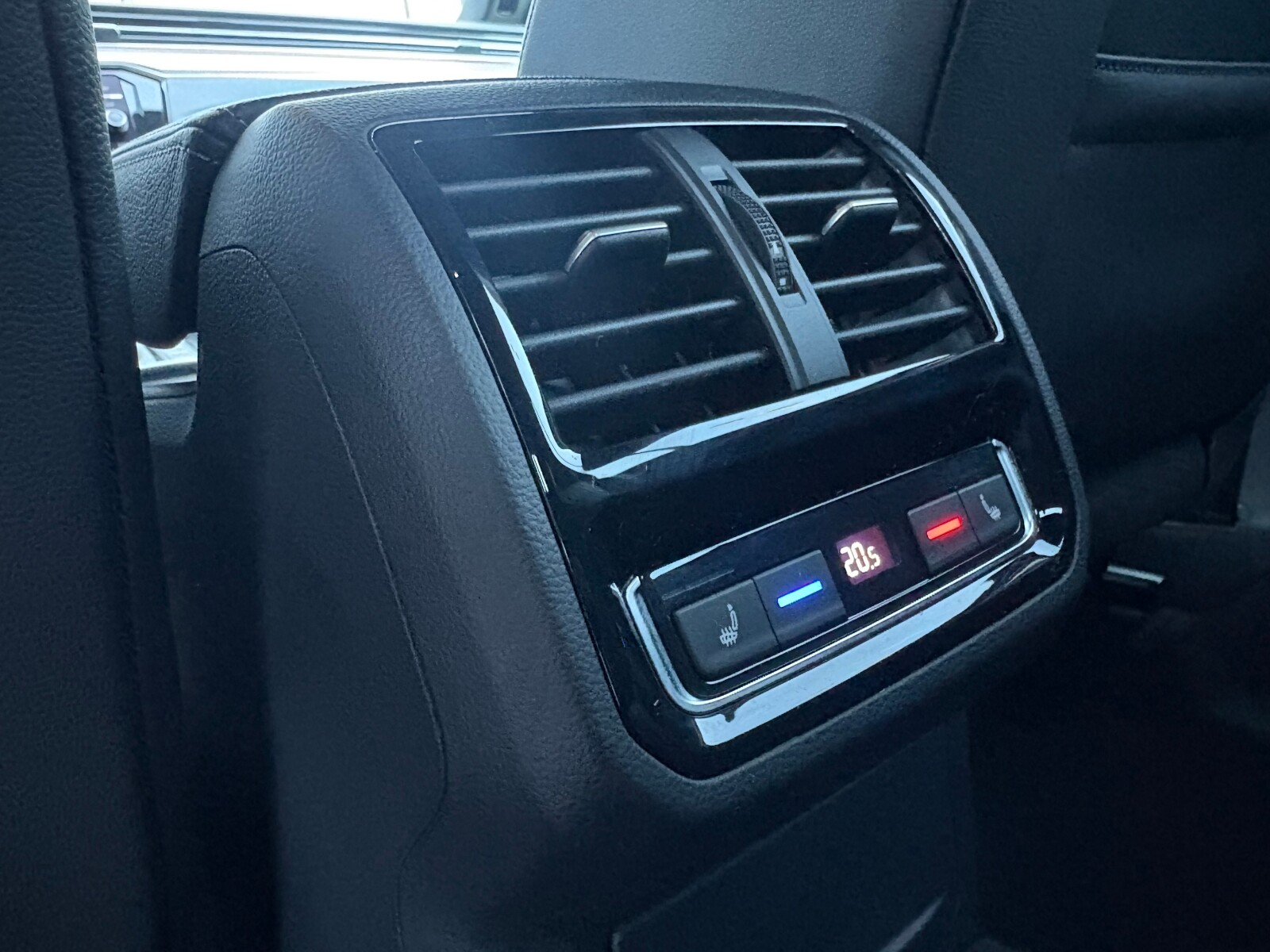 Volkswagen Arteon - zdjęcie 15