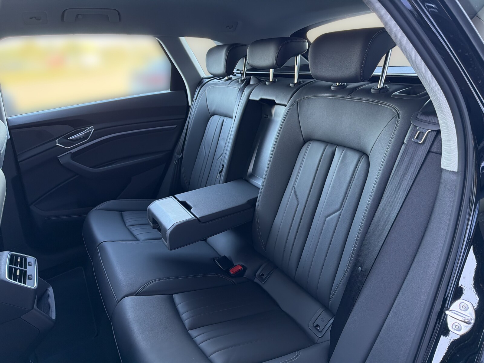 Audi e-tron - zdjęcie 14