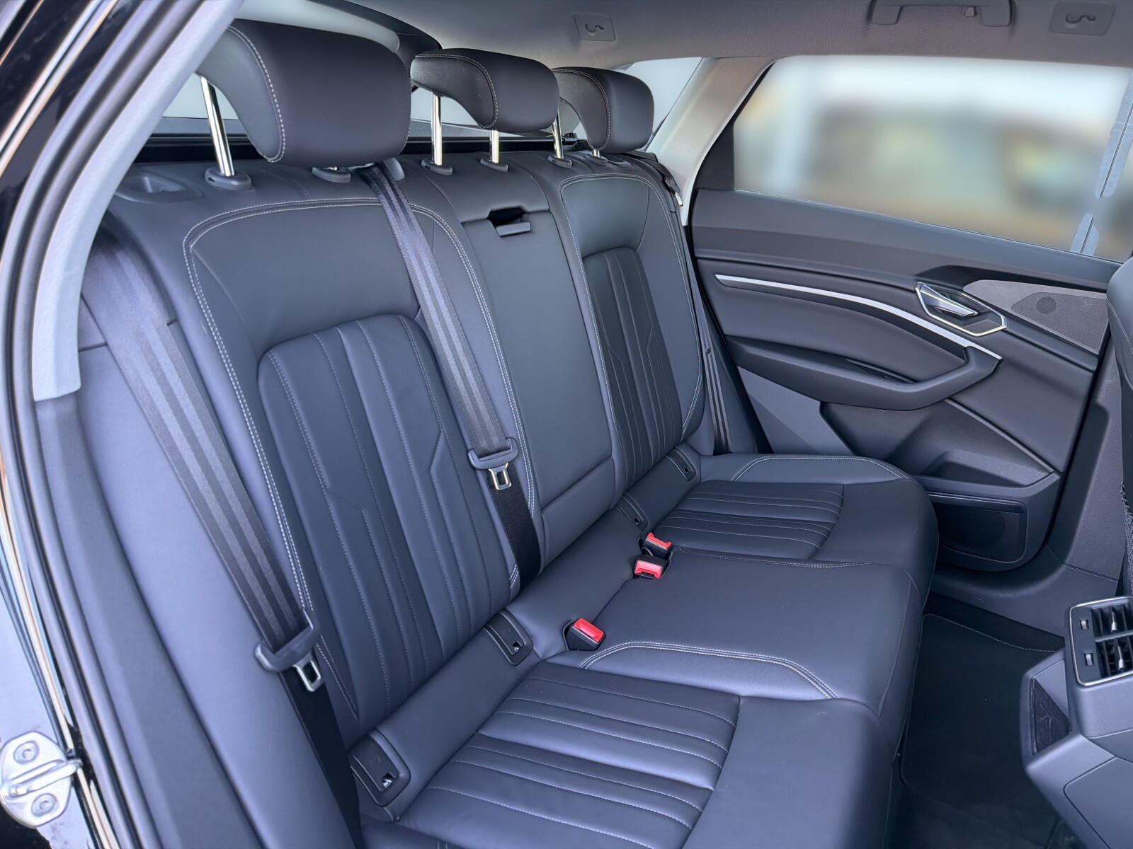 Audi e-tron - zdjęcie 16
