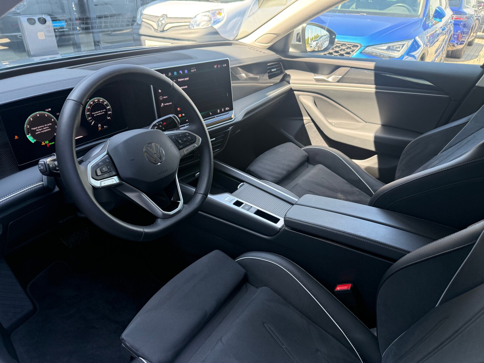 Volkswagen Passat Variant - zdjęcie 11