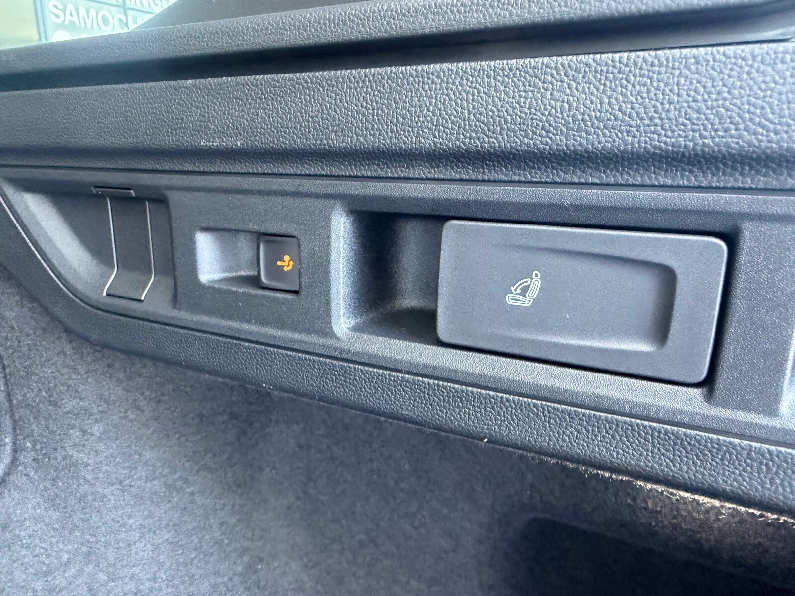 Volkswagen Passat Variant - zdjęcie 25