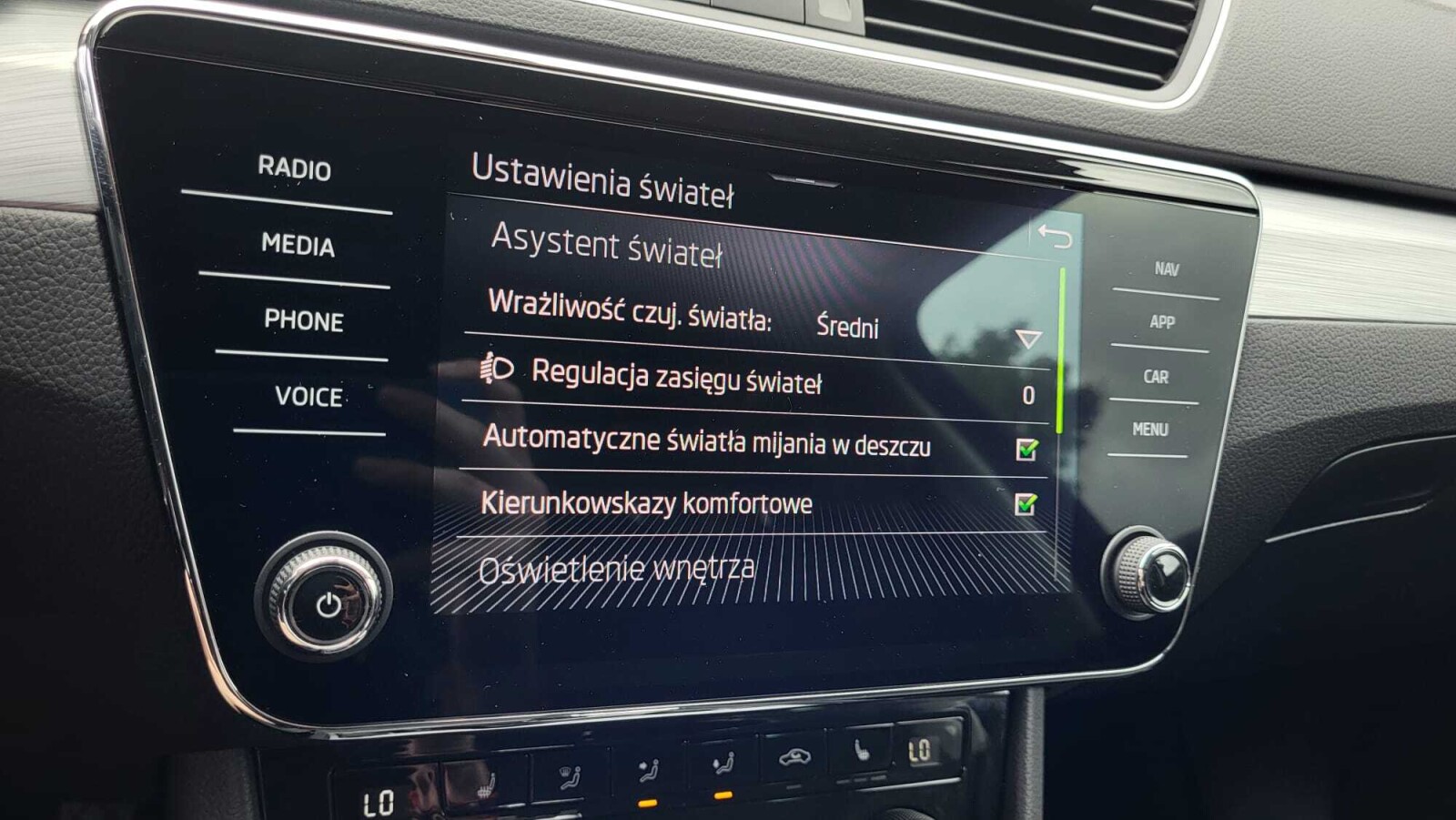 Škoda Superb - zdjęcie 27