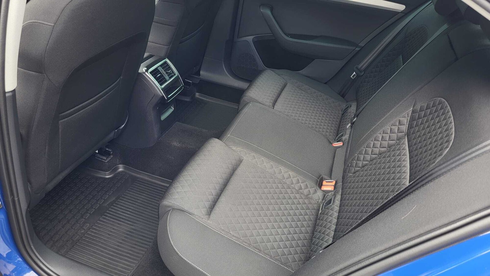 Škoda Superb - zdjęcie 11