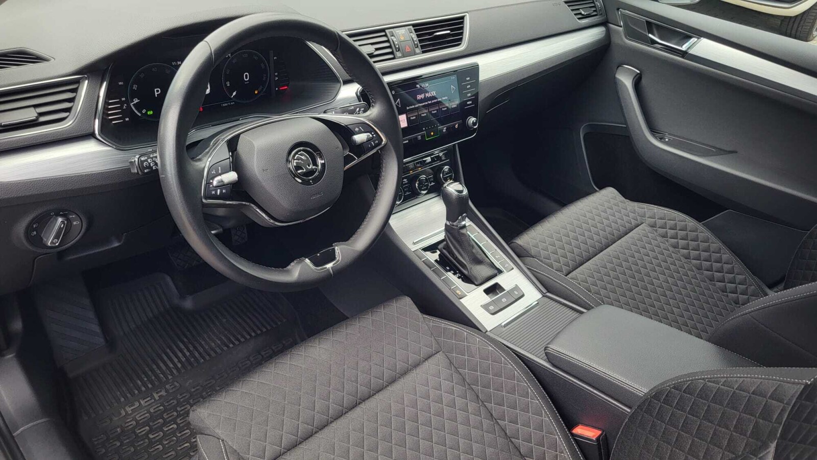 Škoda Superb - zdjęcie 10