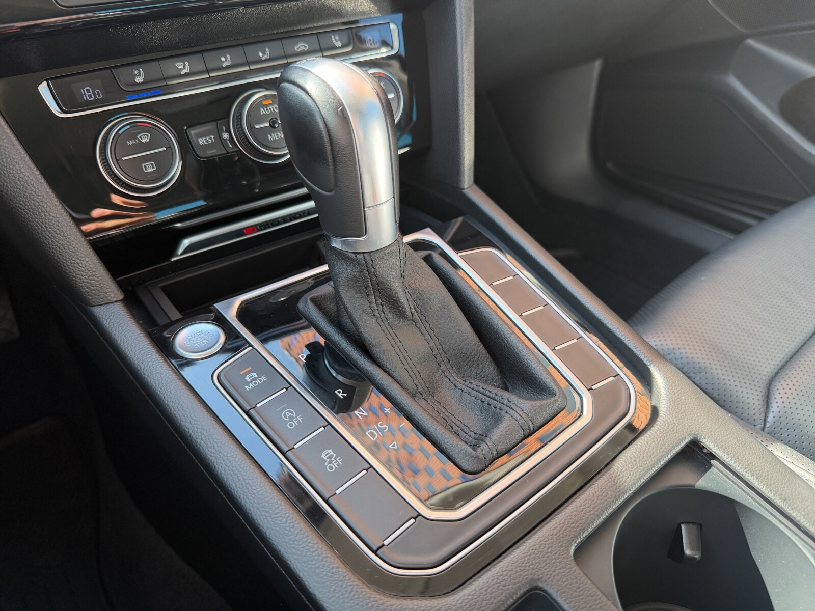Volkswagen Passat - zdjęcie 19