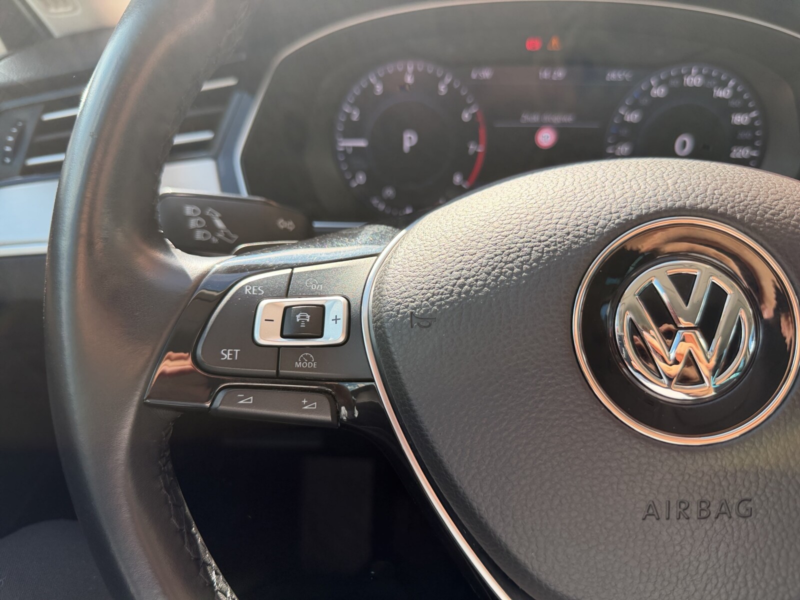 Volkswagen Passat - zdjęcie 15