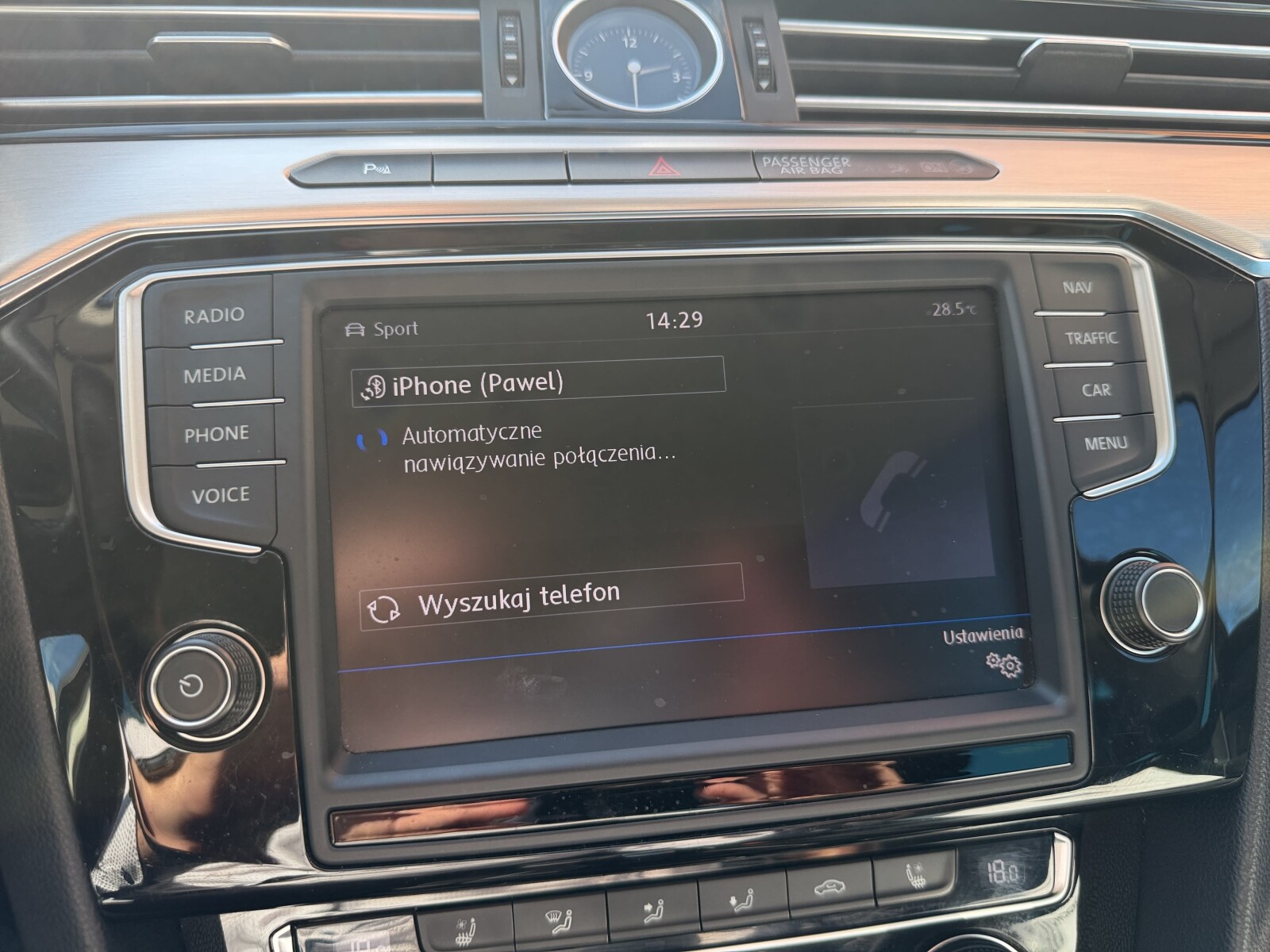 Volkswagen Passat - zdjęcie 23