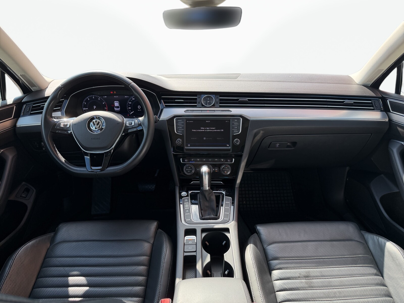 Volkswagen Passat - zdjęcie 35