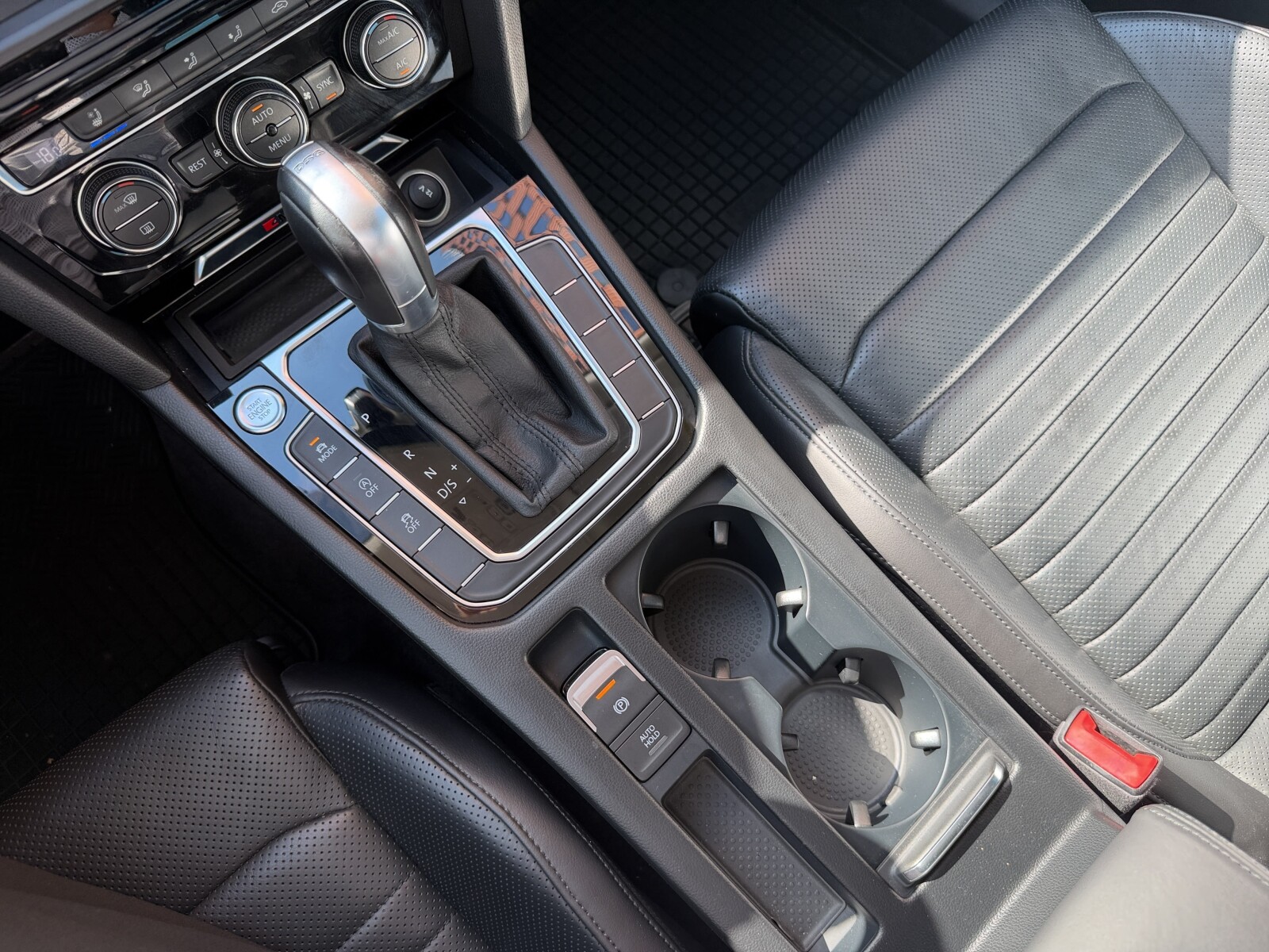 Volkswagen Passat - zdjęcie 18