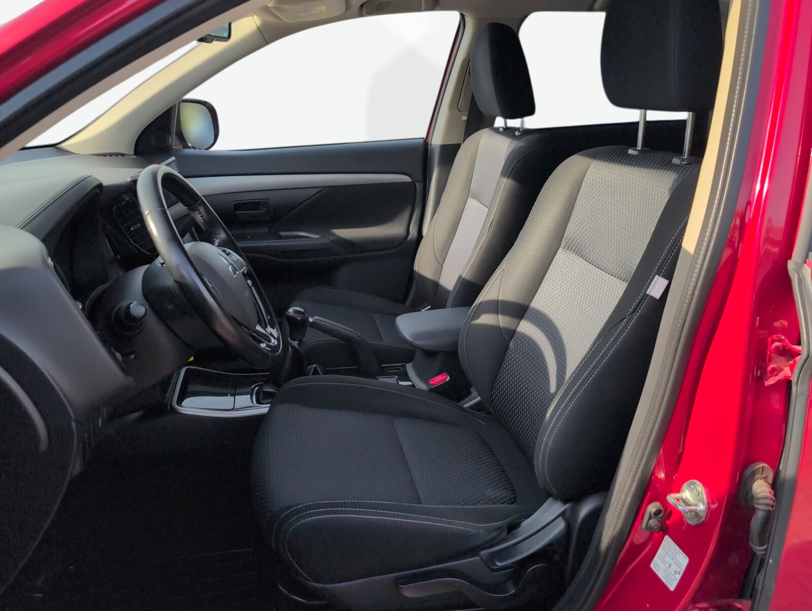 Mitsubishi Outlander - zdjęcie 17