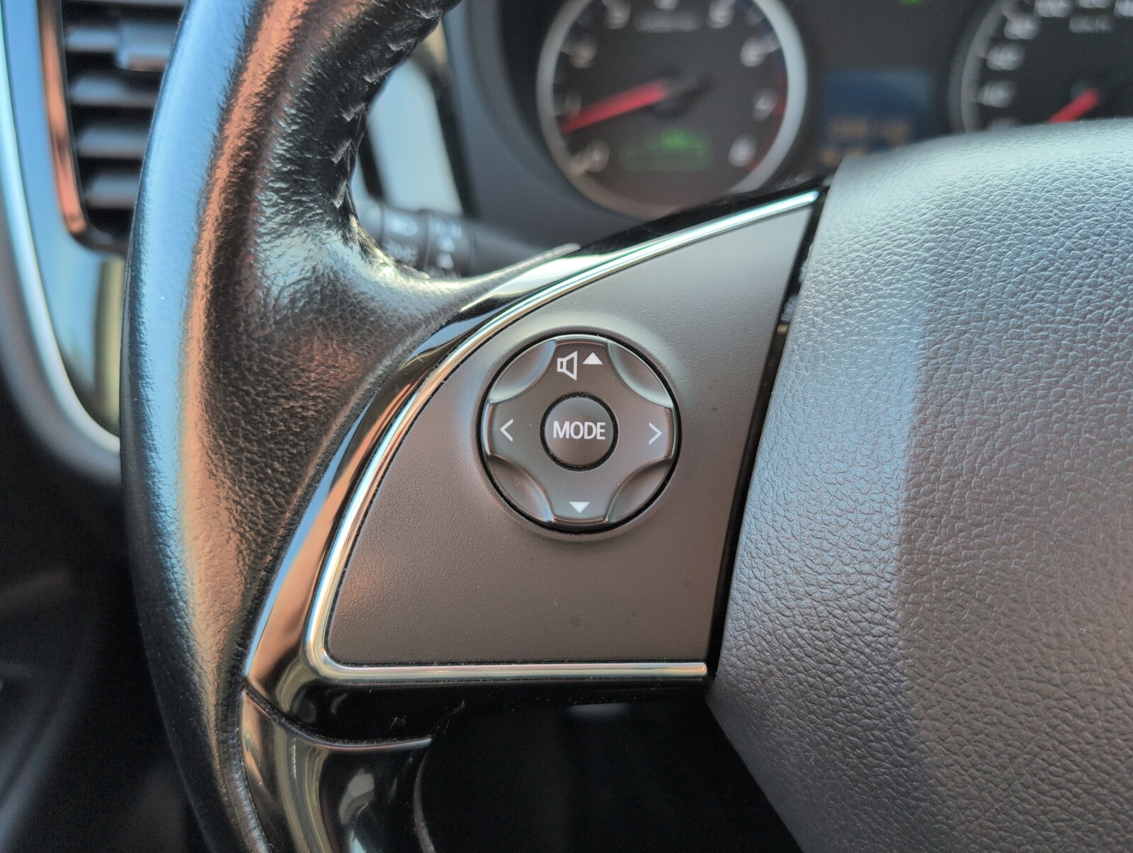 Mitsubishi Outlander - zdjęcie 22