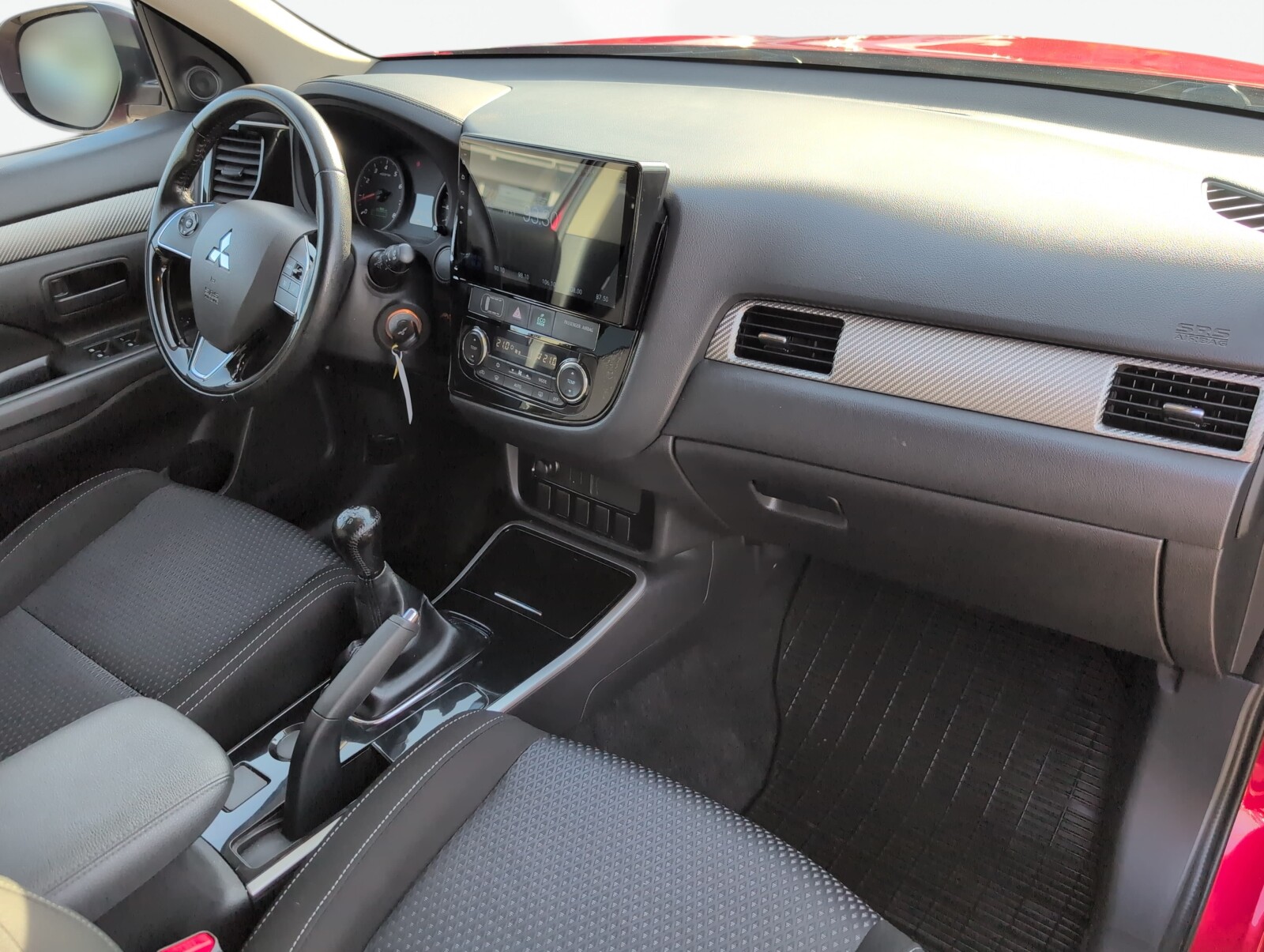 Mitsubishi Outlander - zdjęcie 16