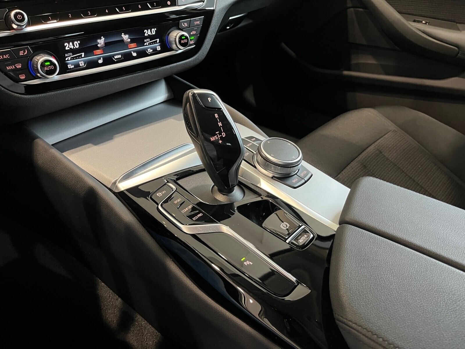 BMW 520 - zdjęcie 34