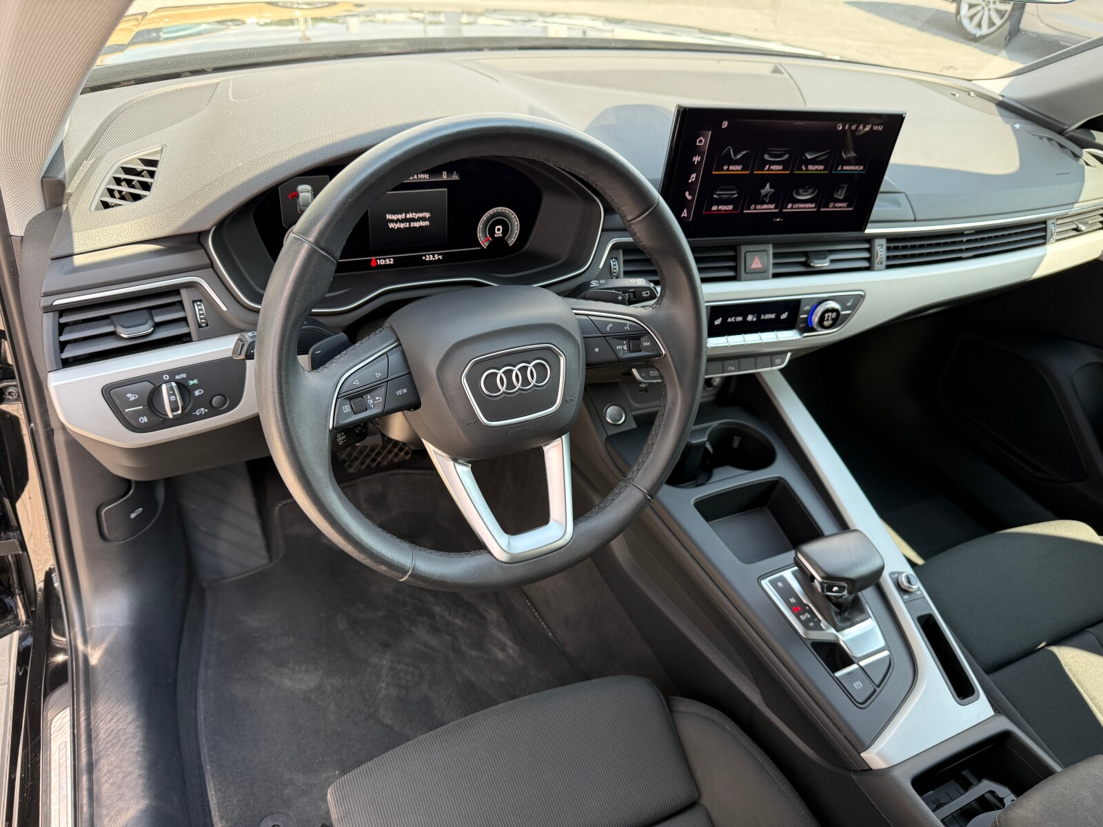 Audi A4 Avant - zdjęcie 19