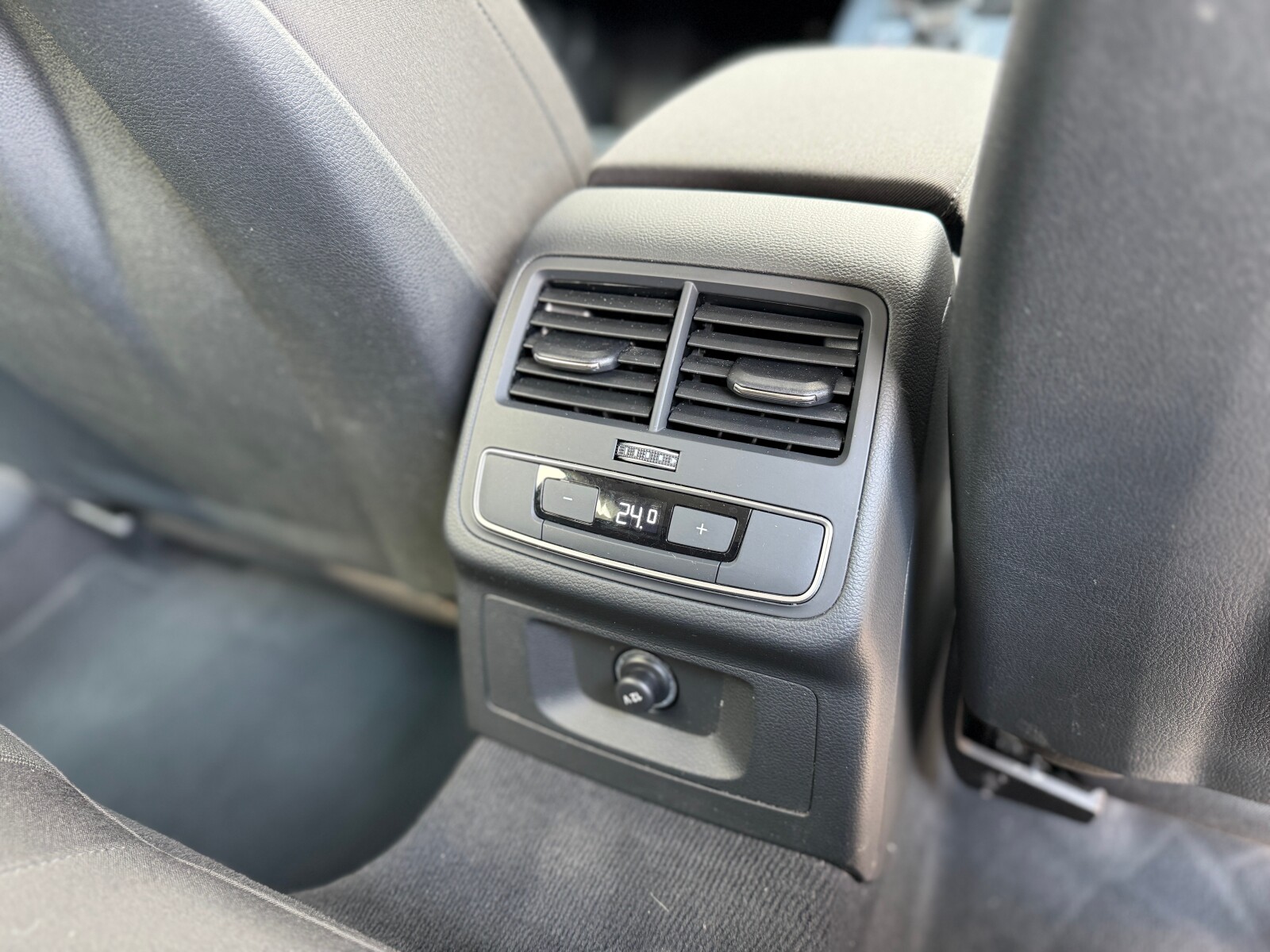 Audi A4 Avant - zdjęcie 12