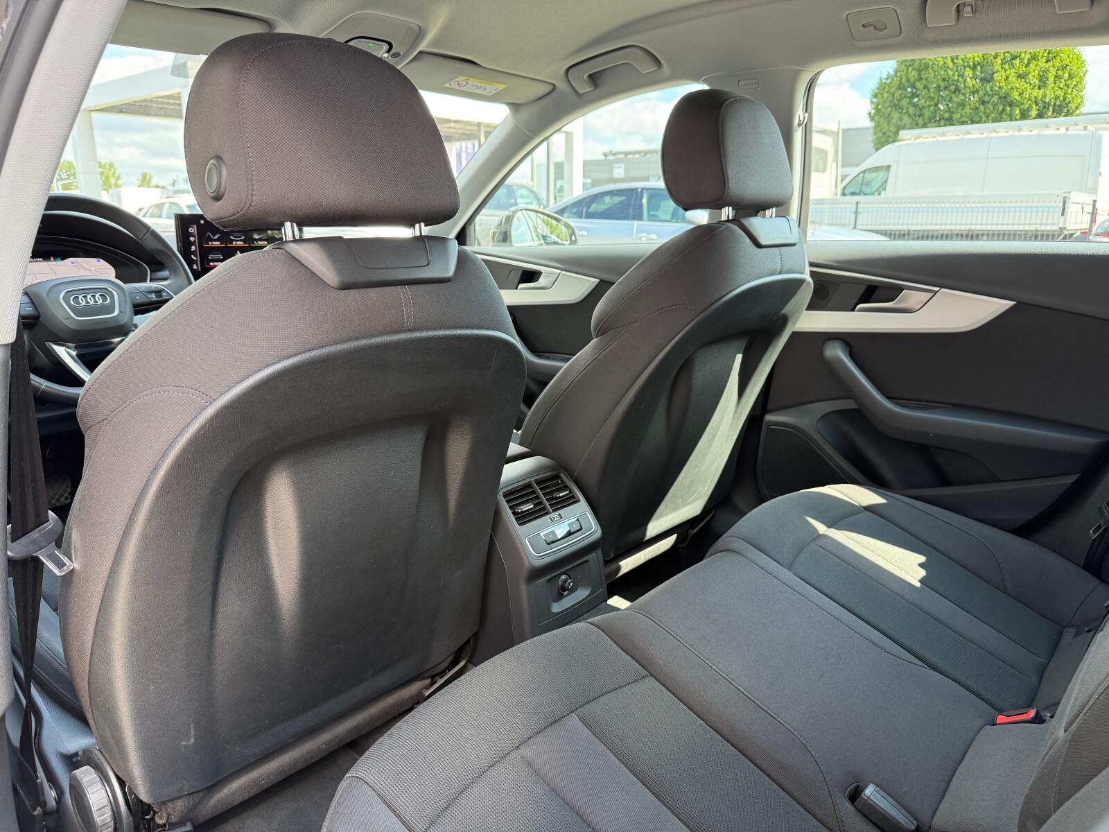 Audi A4 Avant - zdjęcie 10