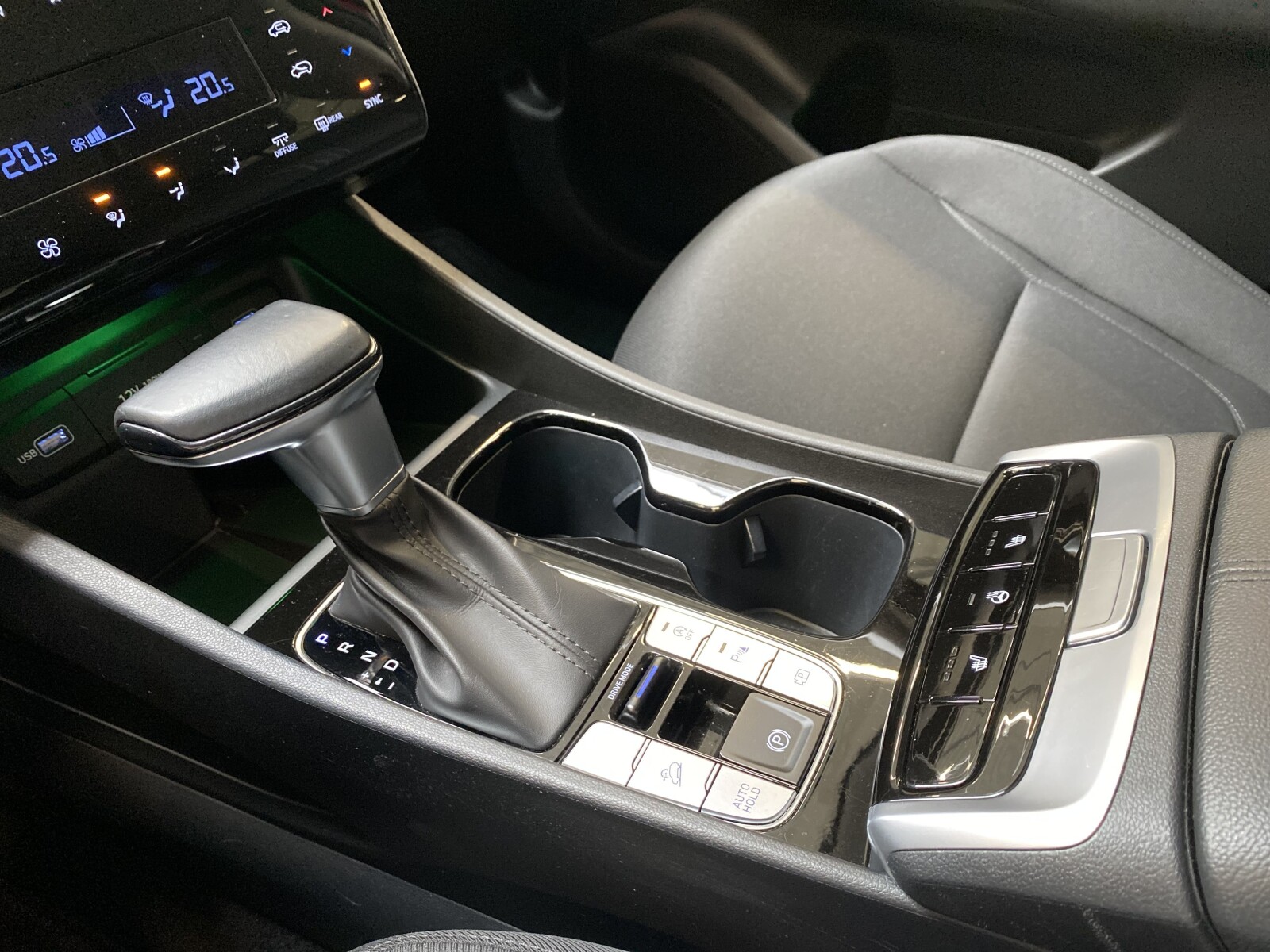 Hyundai Tucson - zdjęcie 11