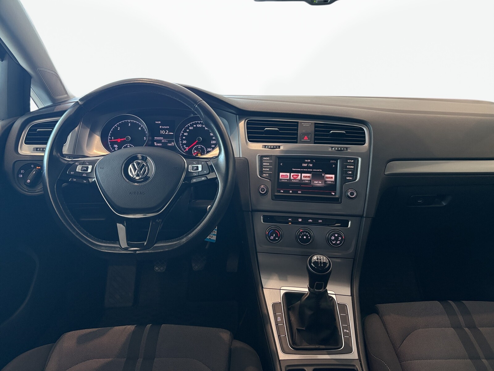 Volkswagen Golf Variant - zdjęcie 10