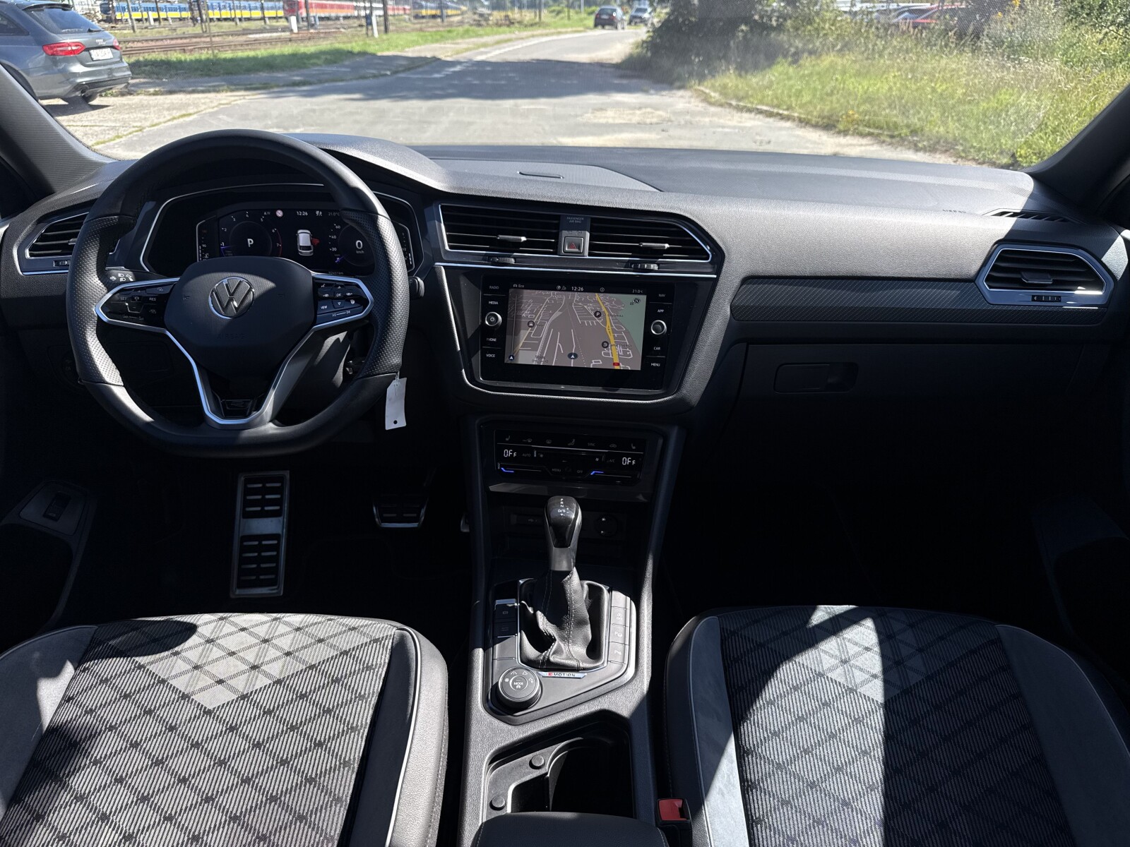 Volkswagen Tiguan Allspace - zdjęcie 9