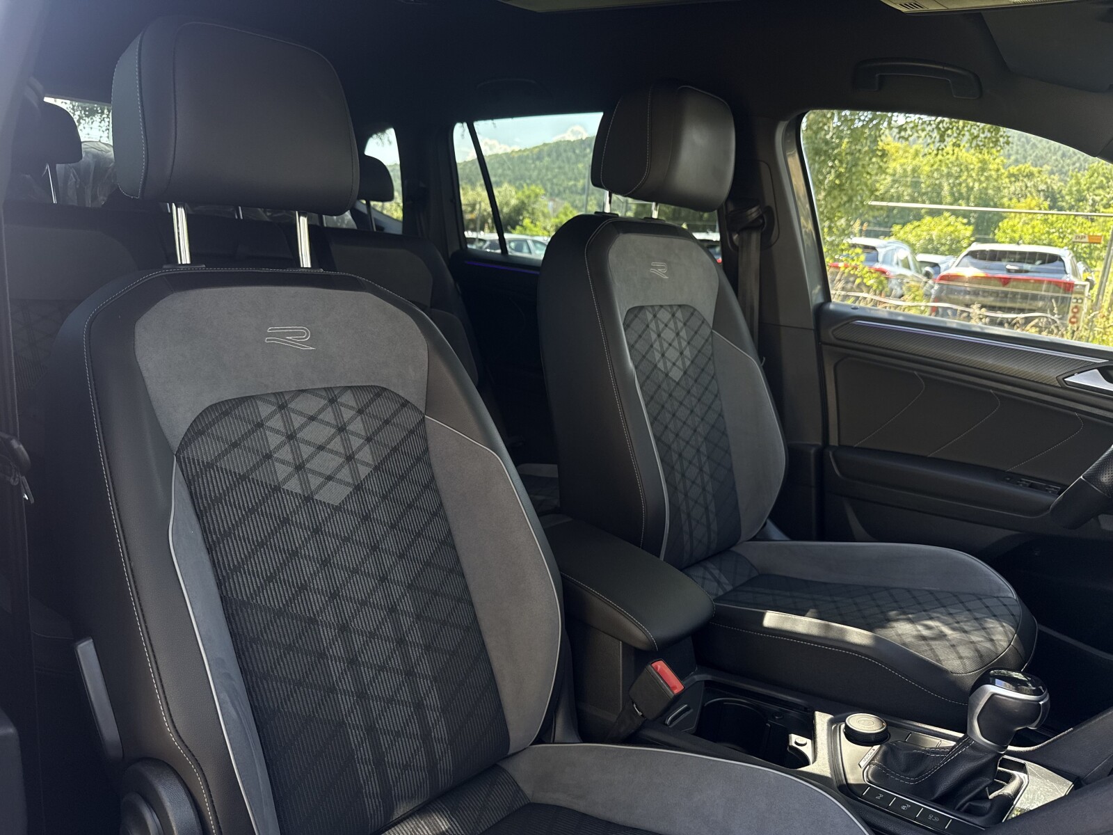 Volkswagen Tiguan Allspace - zdjęcie 13