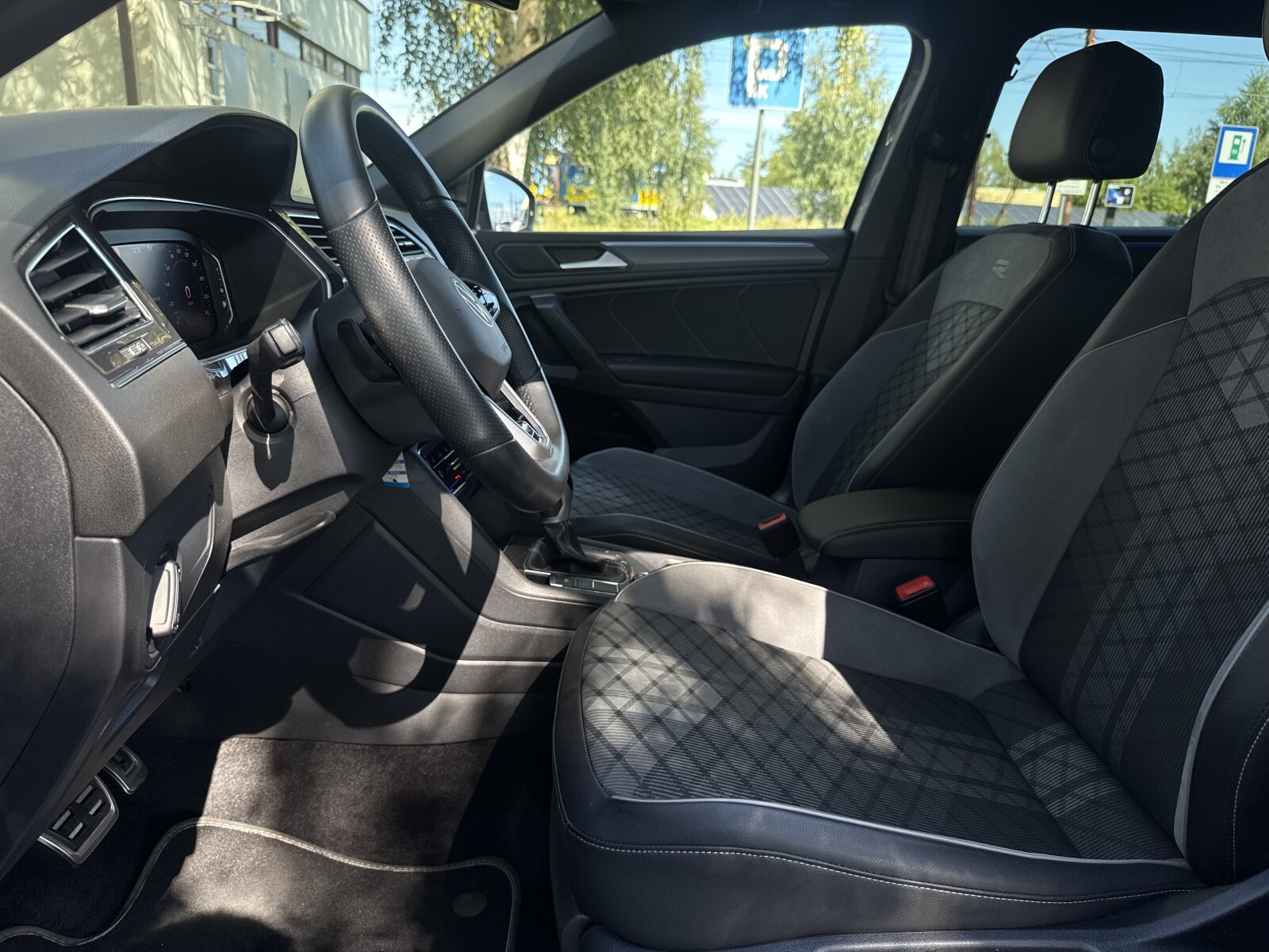 Volkswagen Tiguan Allspace - zdjęcie 10