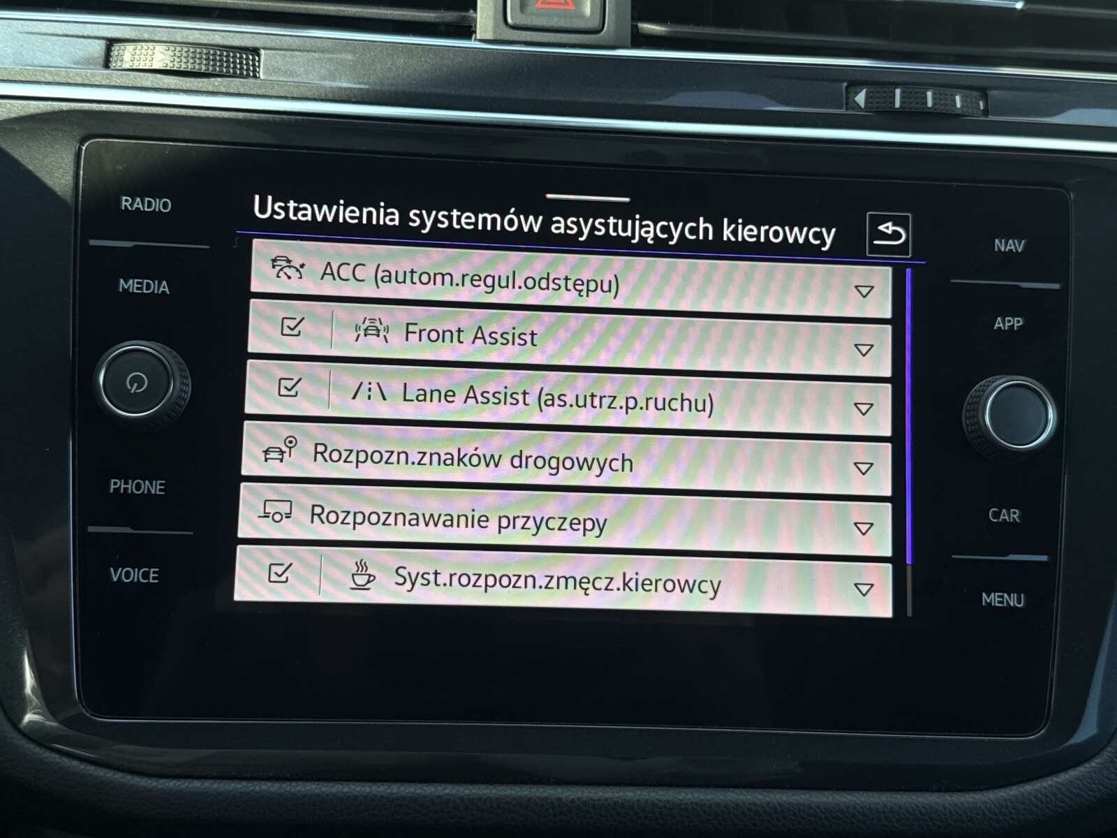 Volkswagen Tiguan Allspace - zdjęcie 27