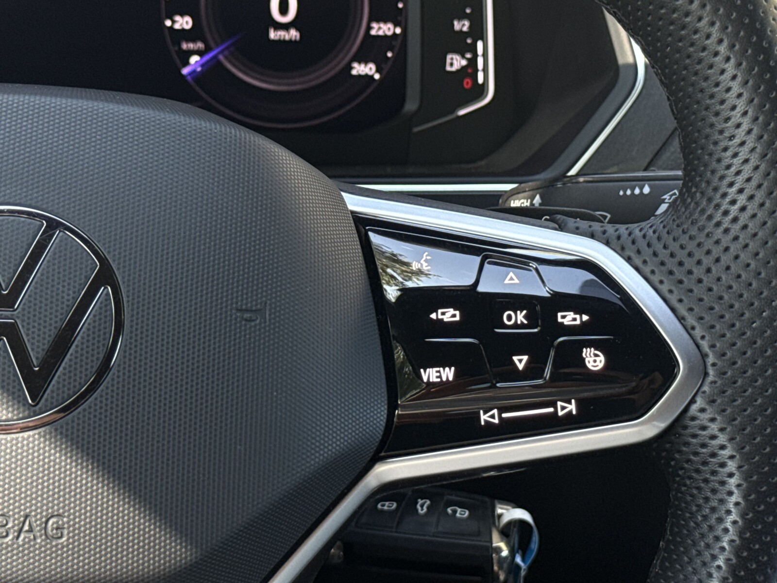 Volkswagen Tiguan Allspace - zdjęcie 16