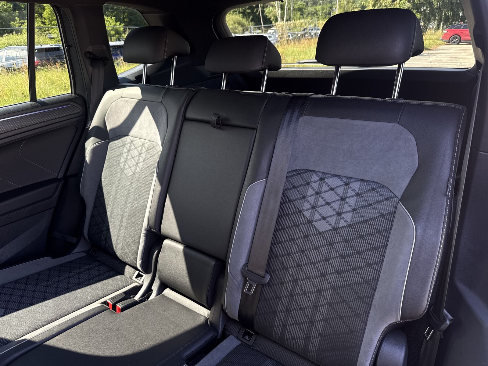 Volkswagen Tiguan Allspace - zdjęcie 34