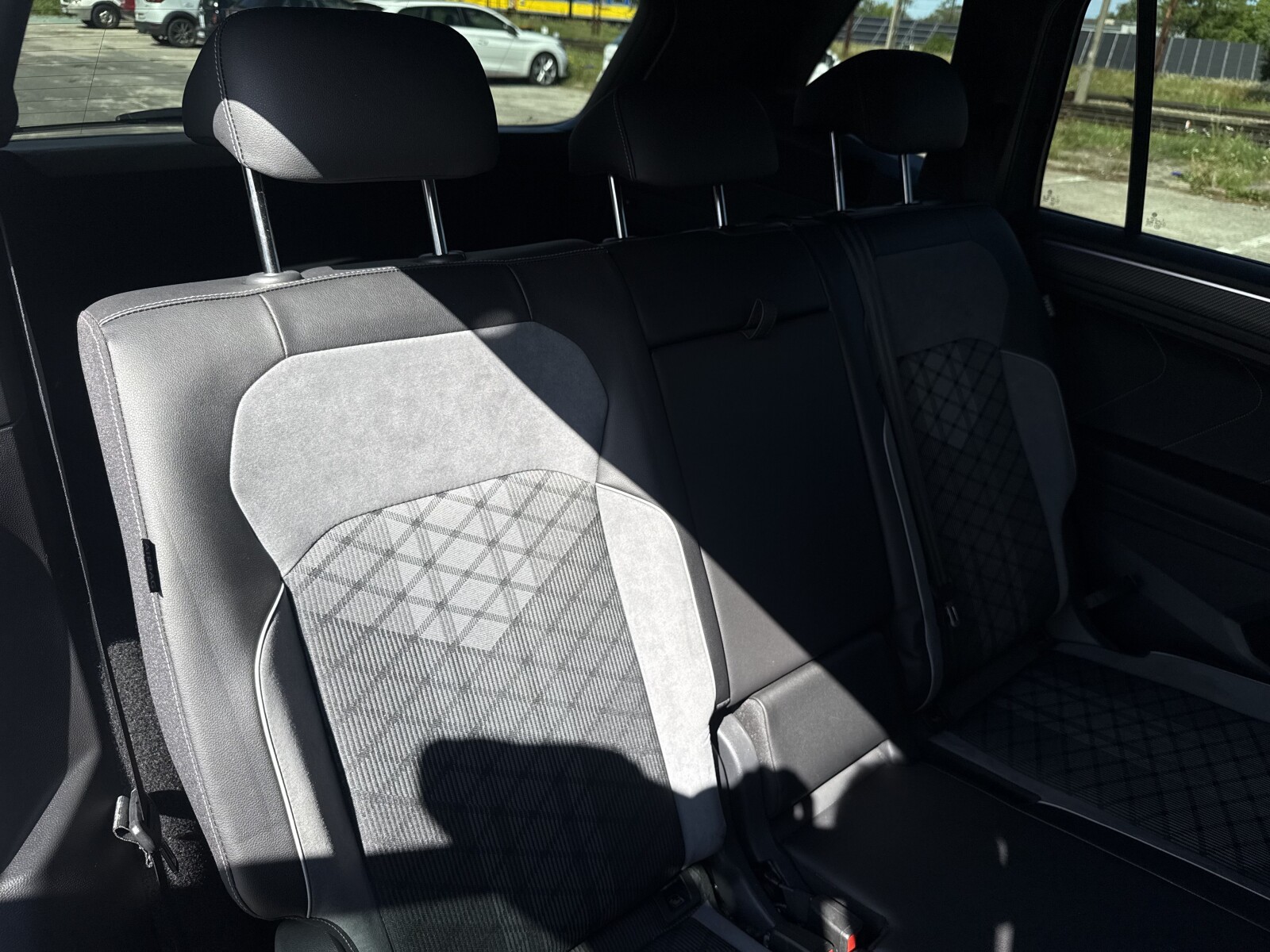 Volkswagen Tiguan Allspace - zdjęcie 32
