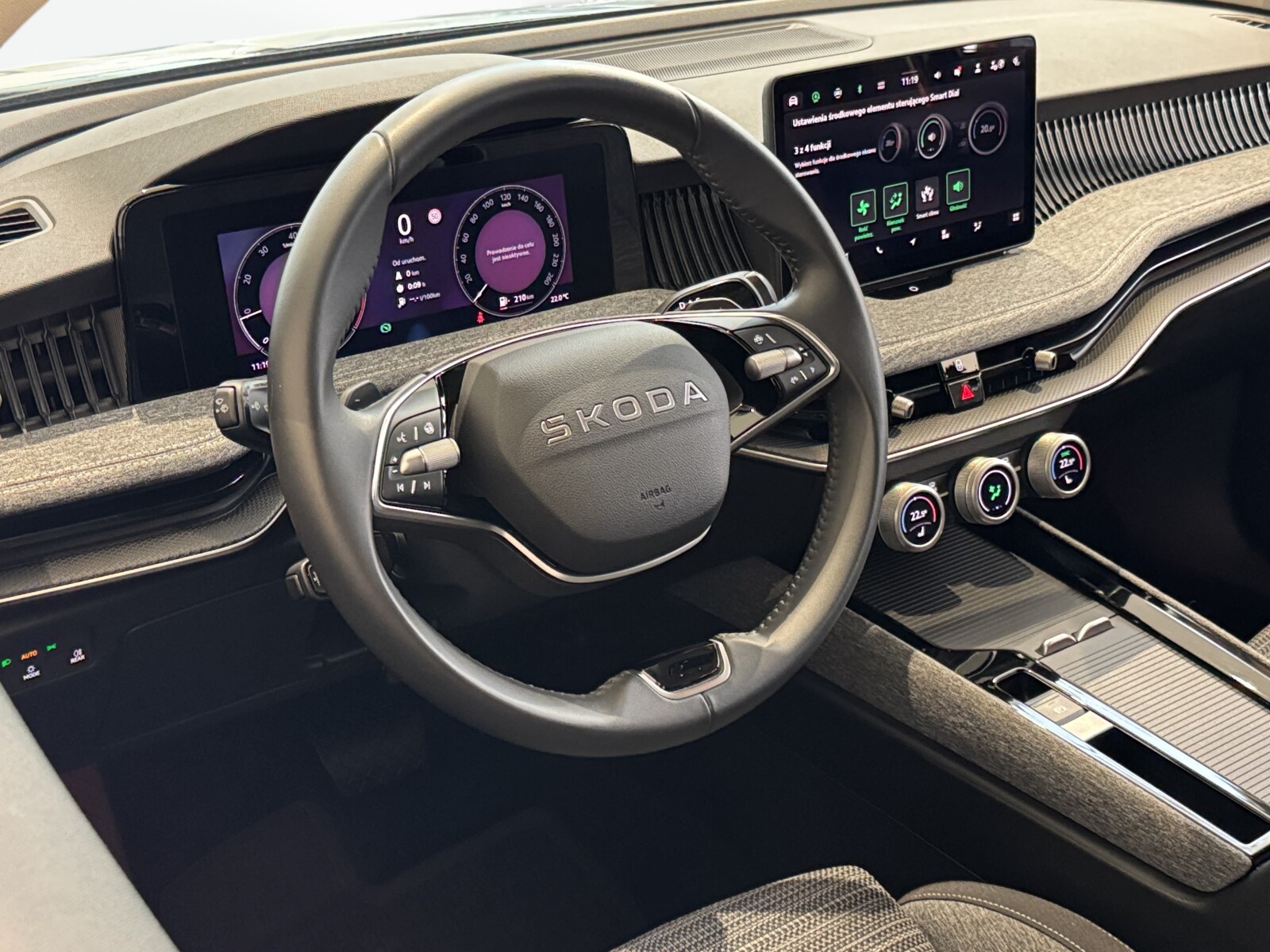 Škoda Superb Combi - zdjęcie 24