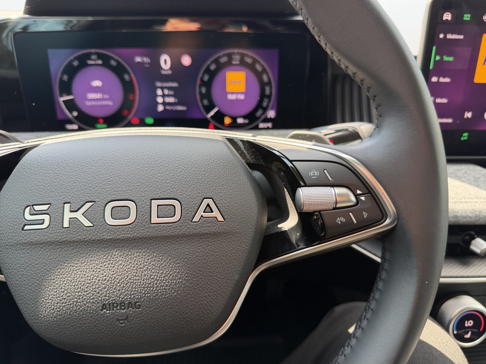 Škoda Superb Combi - zdjęcie 17