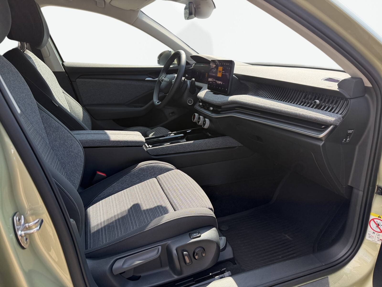 Škoda Superb Combi - zdjęcie 39