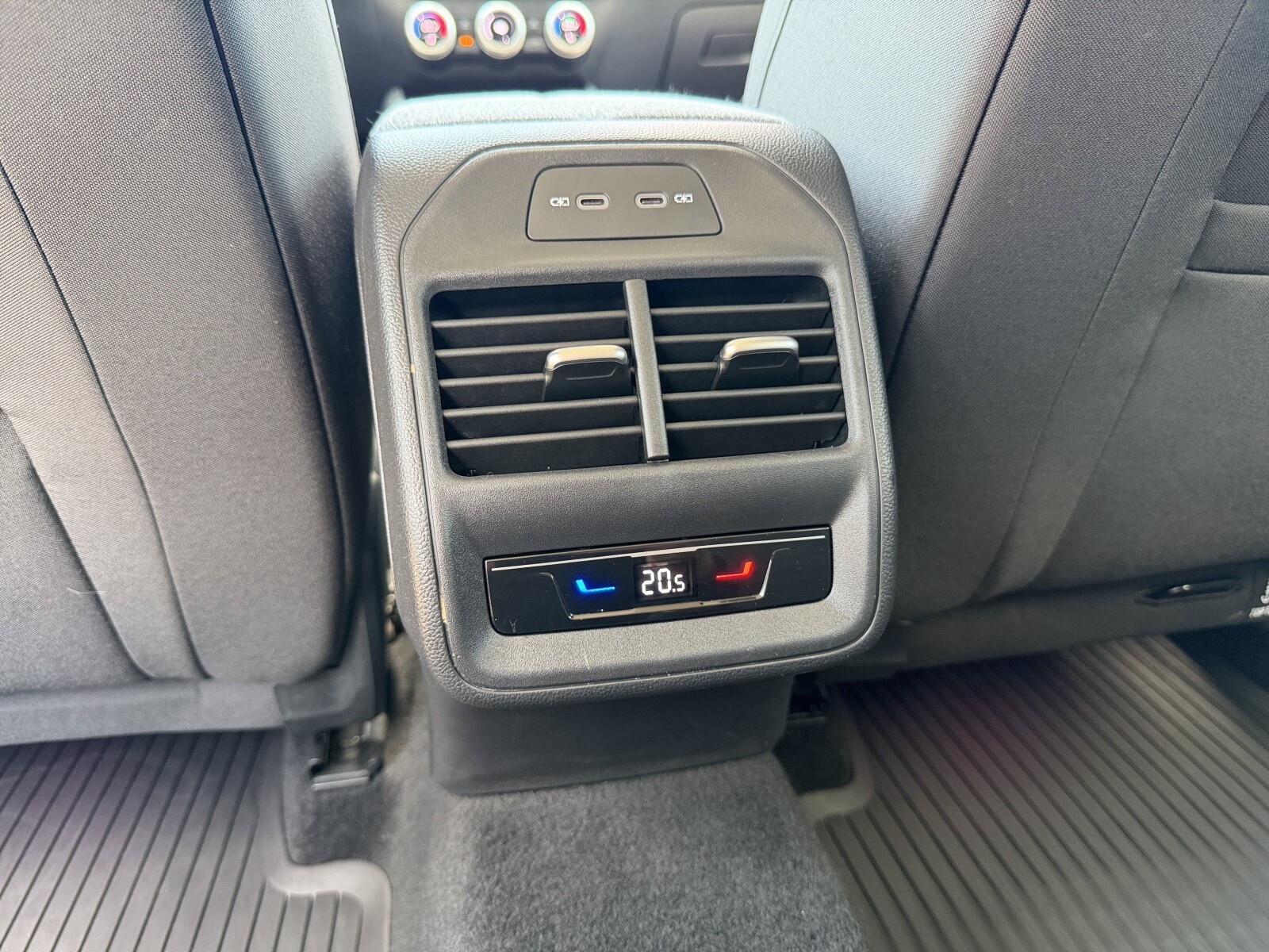 Škoda Superb Combi - zdjęcie 34