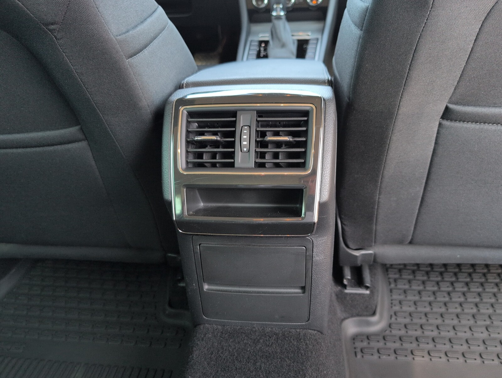 Škoda Superb Combi - zdjęcie 14