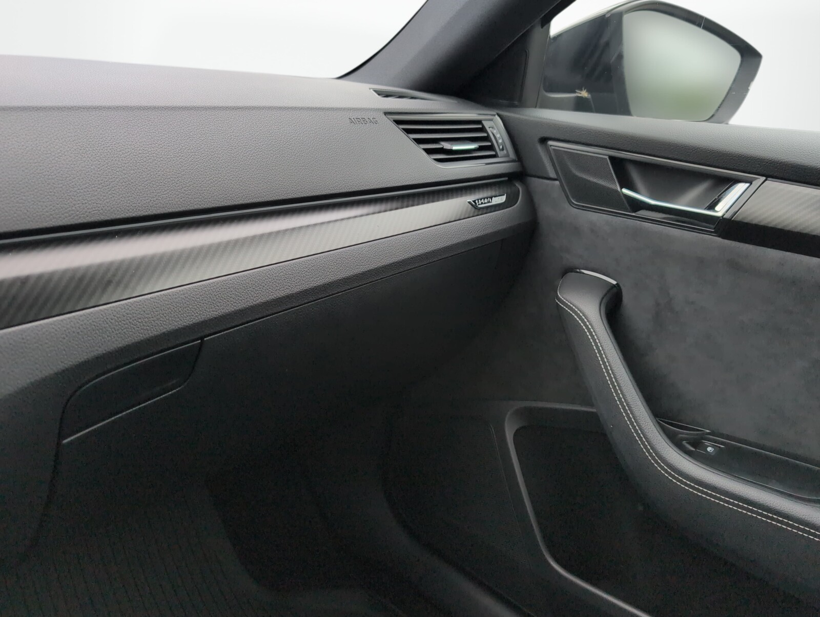 Škoda Superb - zdjęcie 38