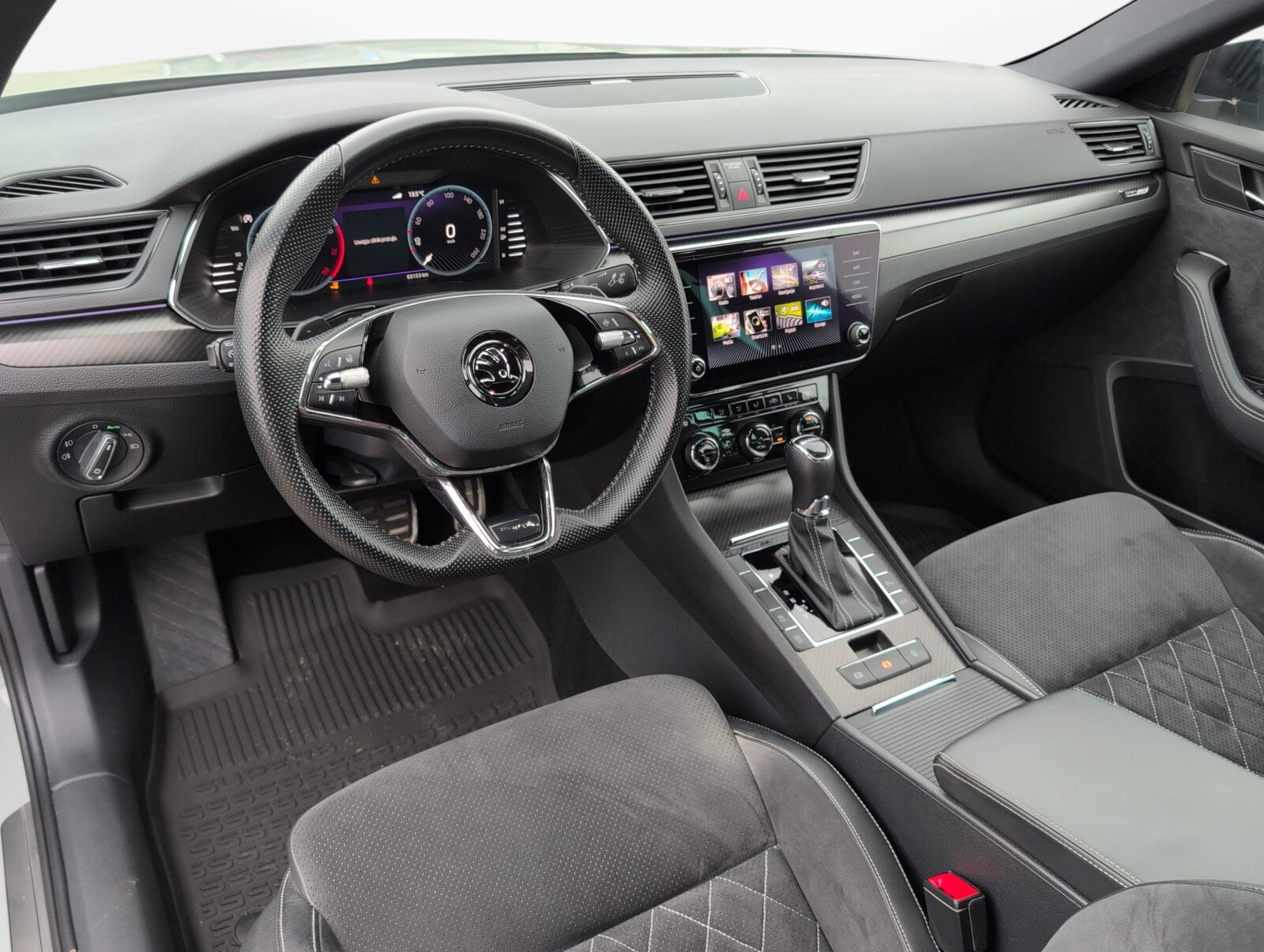 Škoda Superb - zdjęcie 19