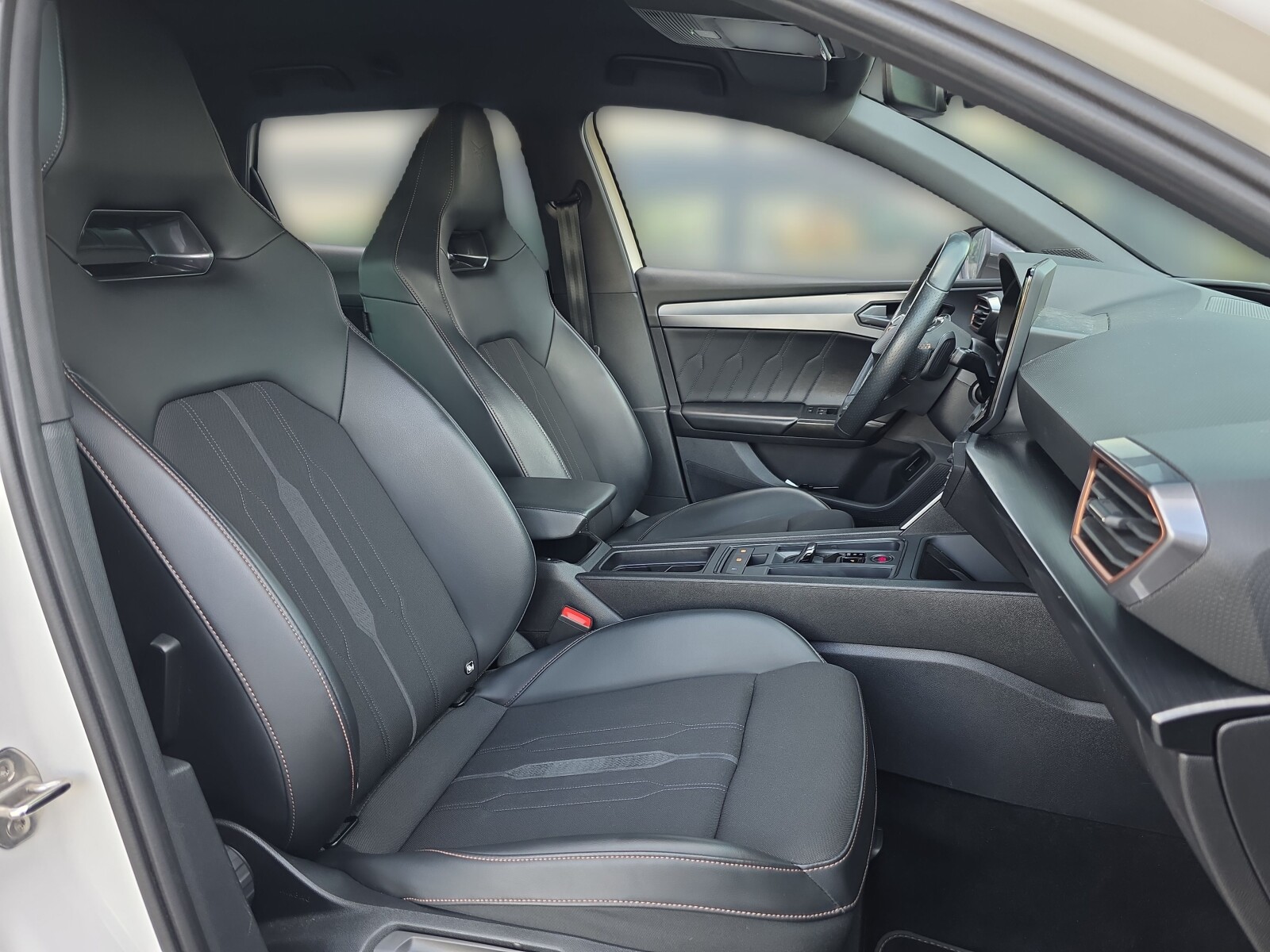 Cupra Leon Sportstourer - zdjęcie 27
