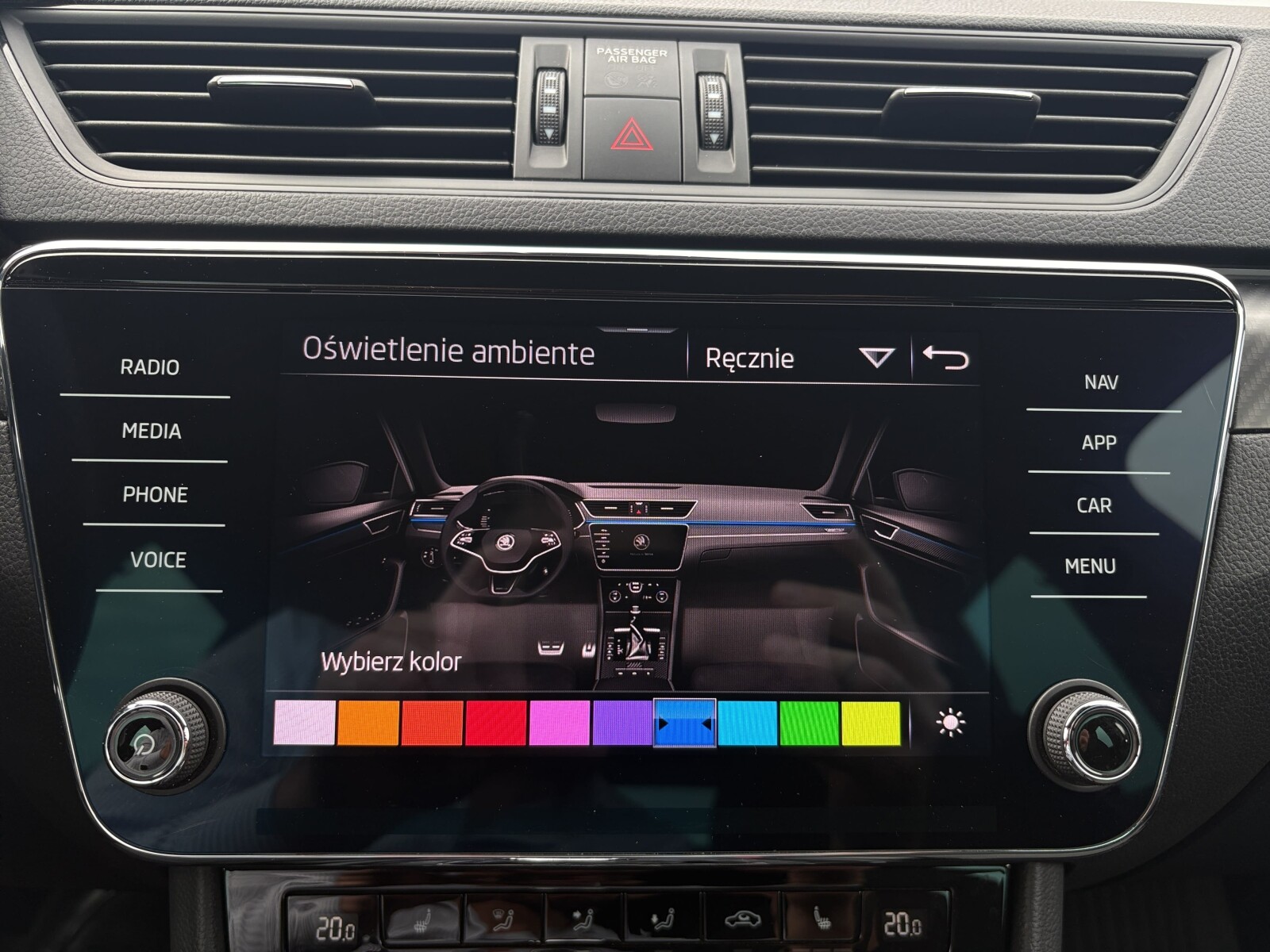 Škoda Superb Combi - zdjęcie 20