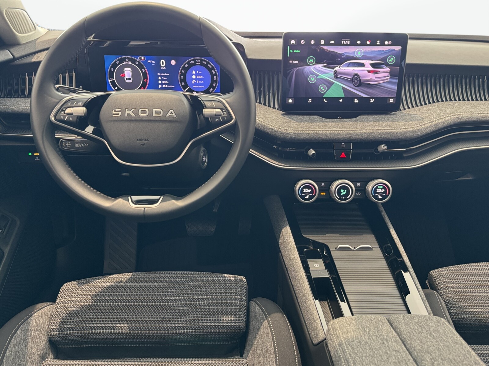 Škoda Superb Combi - zdjęcie 17
