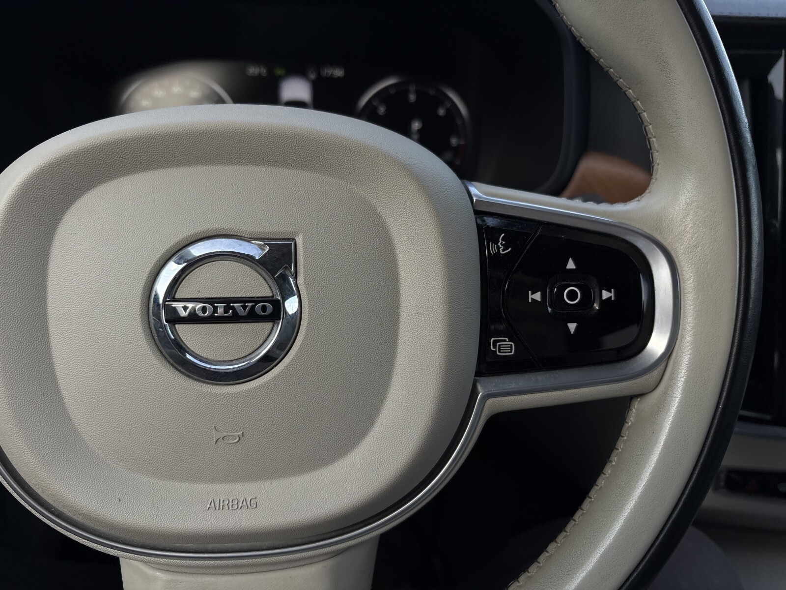 Volvo V90 - zdjęcie 18