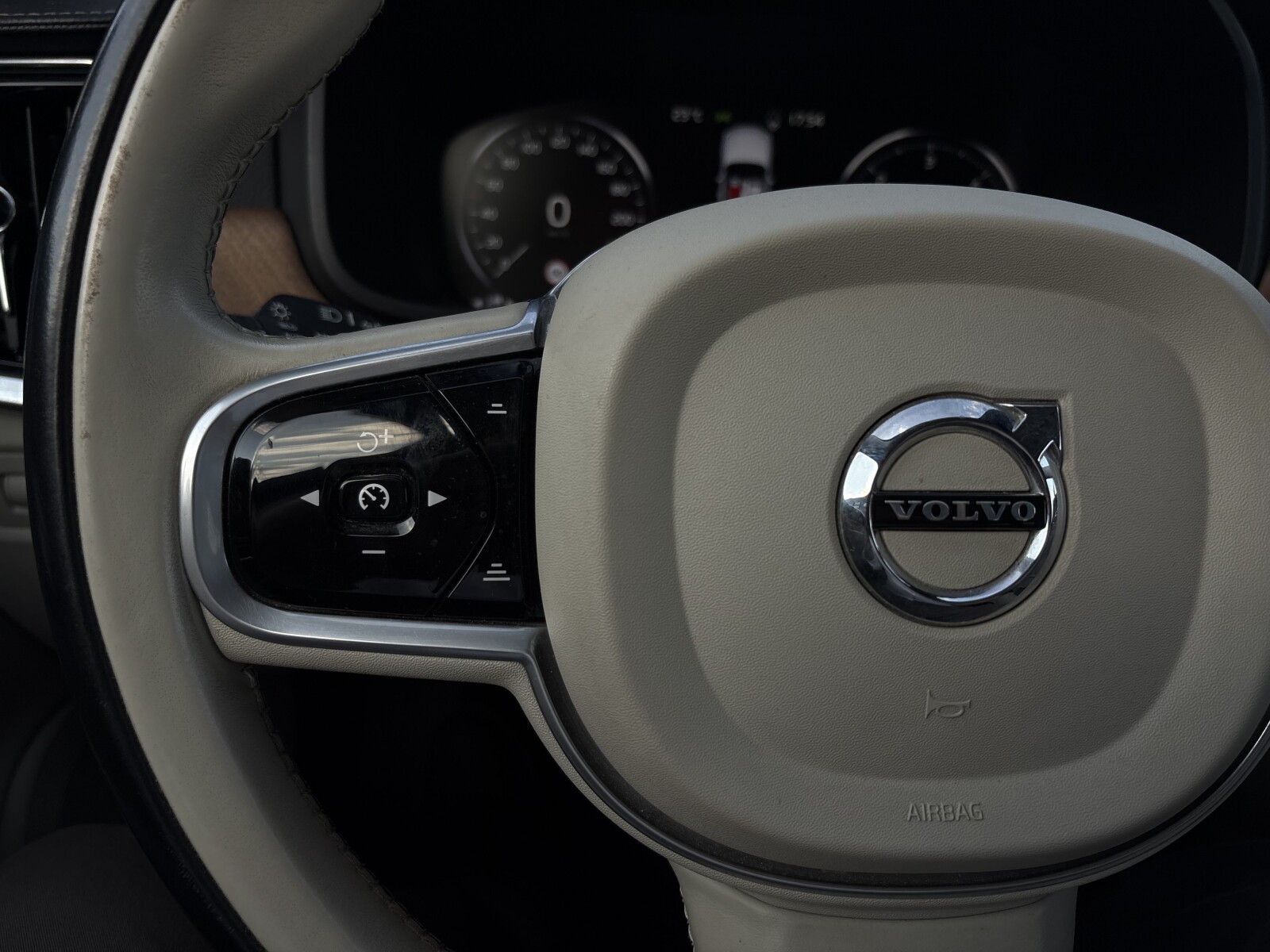 Volvo V90 - zdjęcie 17