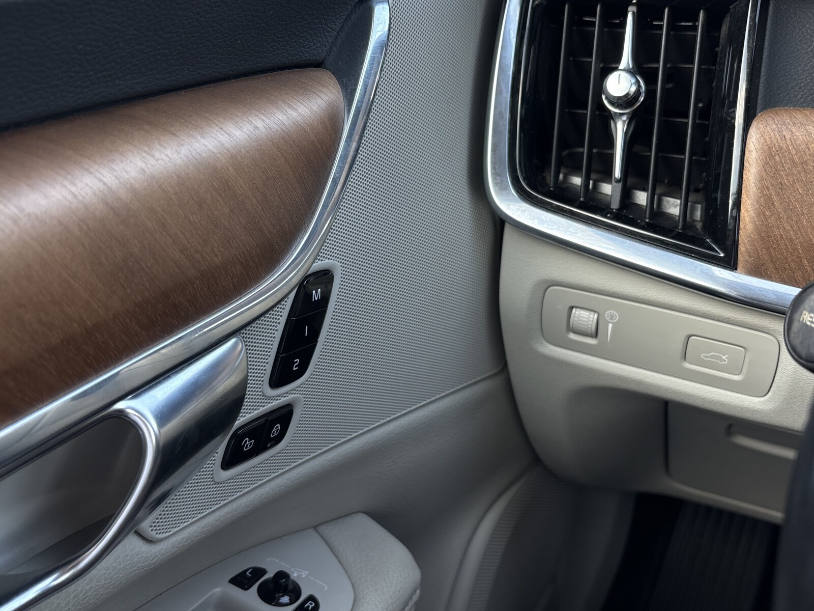 Volvo V90 - zdjęcie 10