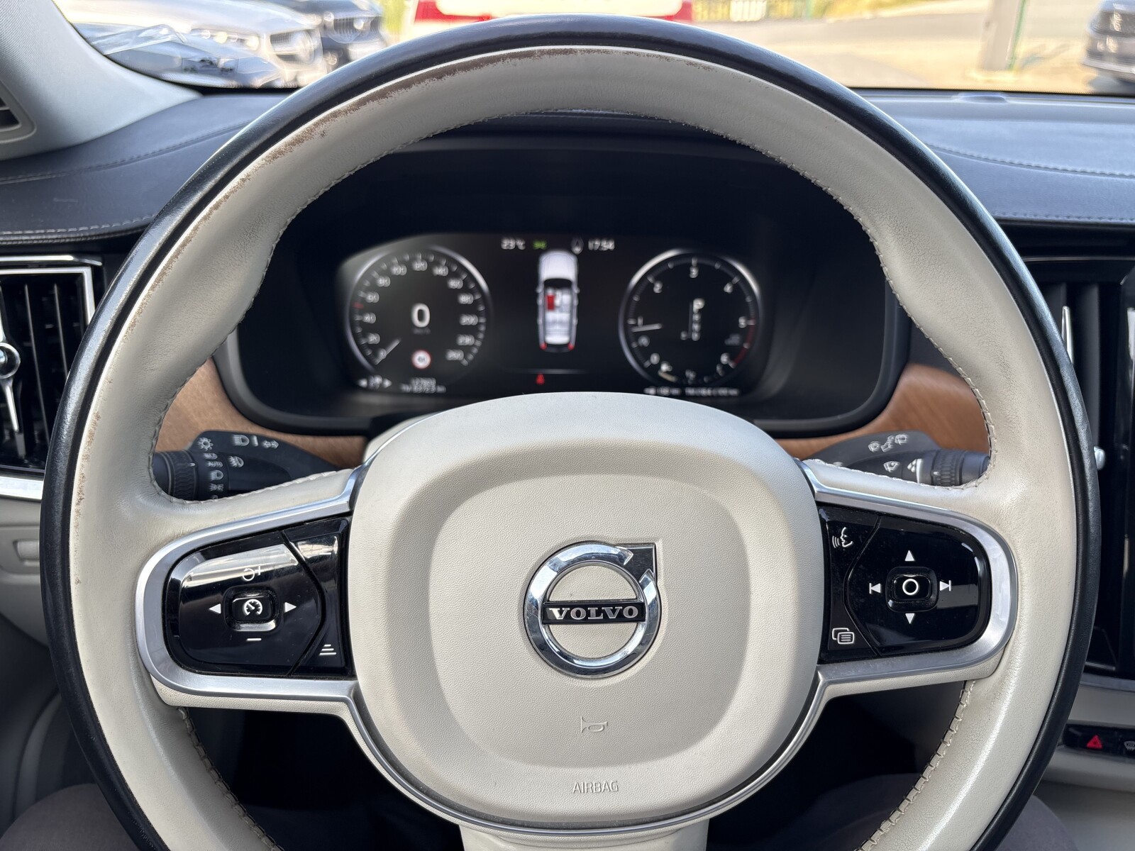Volvo V90 - zdjęcie 14